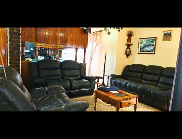 5 BEDROOM HOUSE FOR SALE IN ELANDSPARK